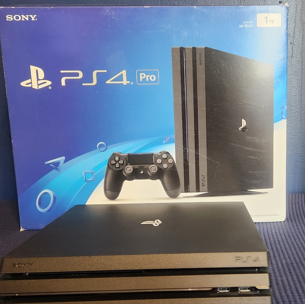 PS 4 - Picture 2 of 10